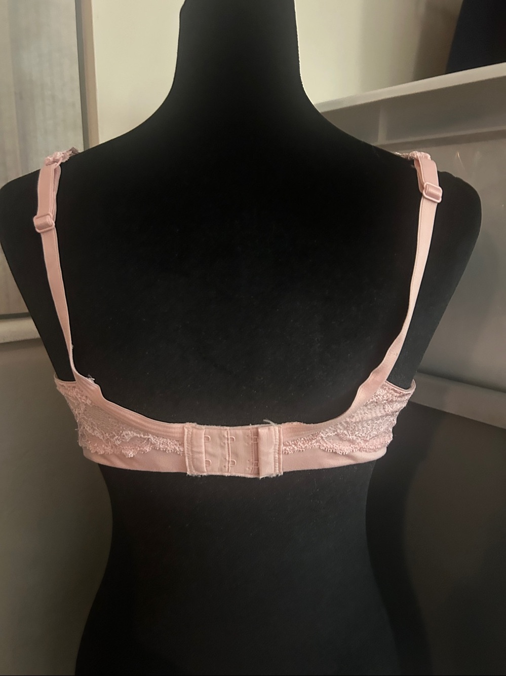 Bali Lace Underwire Bra in Soft Pink - Picture 2 of 8